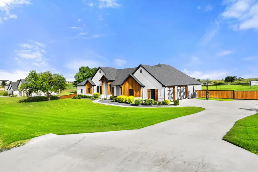 1074 Pioneer Crossing, Weatherford, TX 76088 - #2