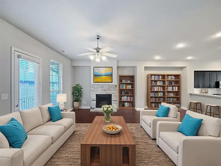 573 W Royal Lane, Irving, TX 75039 - Image #2