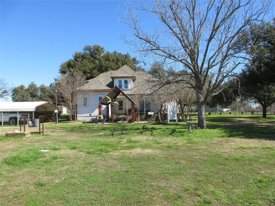 607 S First Street S, Rosebud, TX 76570 - #2