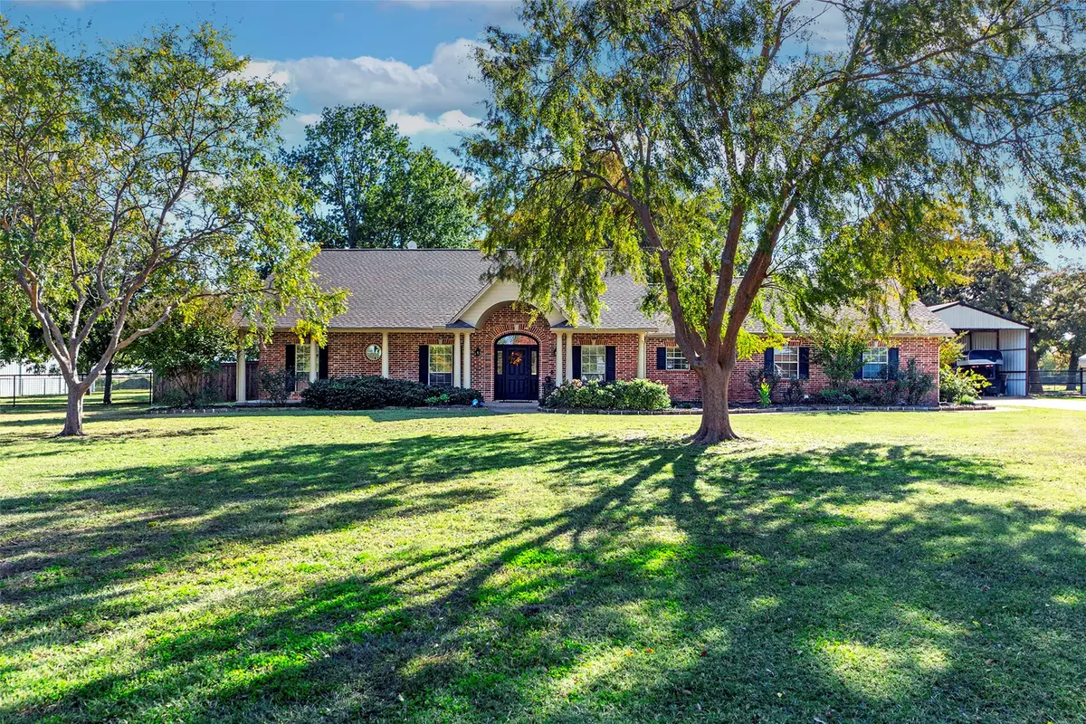 9690 Vail Eton Drive, Pilot Point, TX 76258 - Image #1