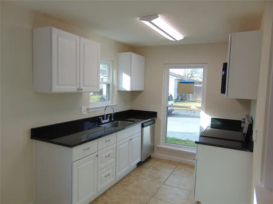 9914 Cedar Mountain Circle, Dallas, TX 75217 - #2