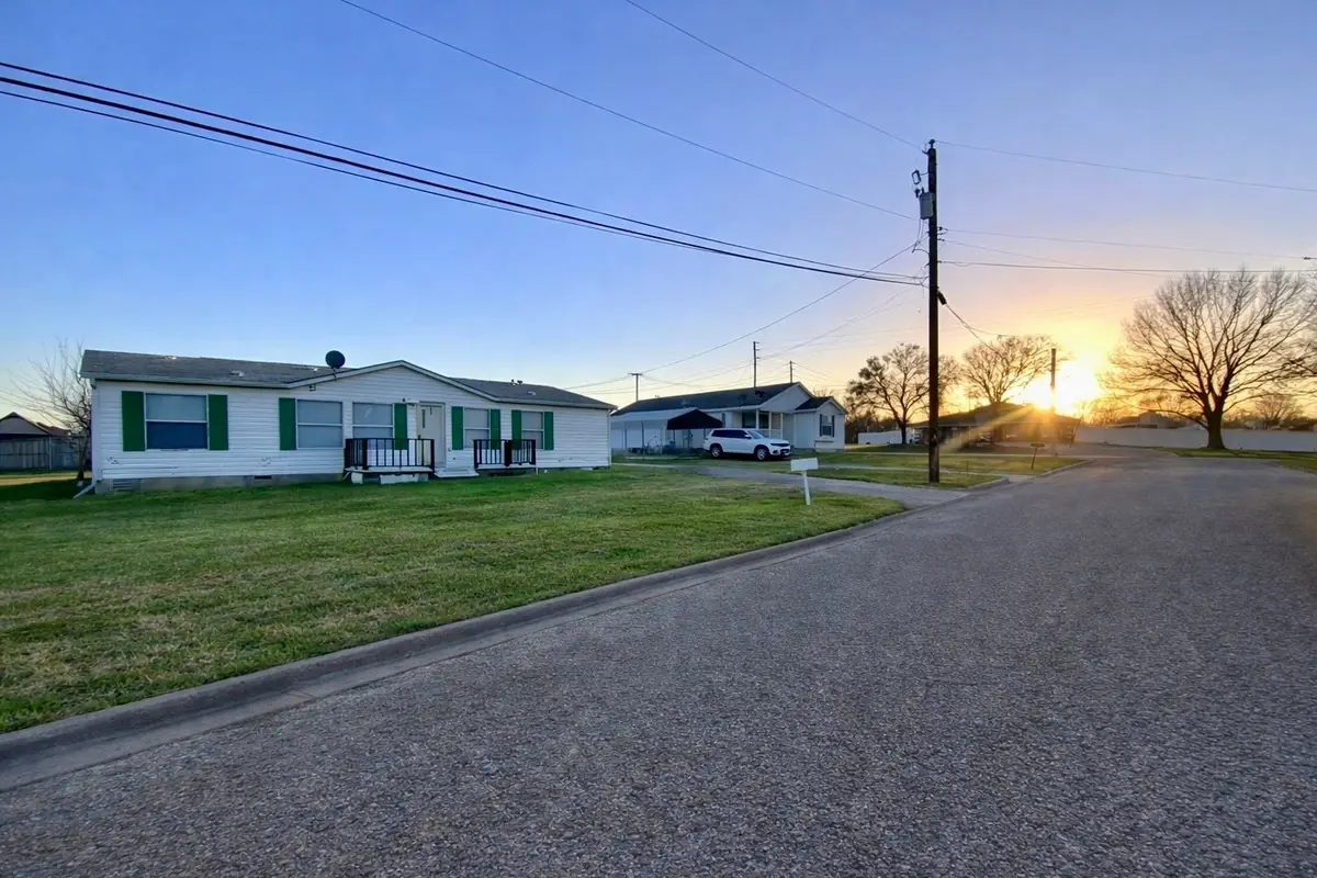 1002 Willow Street, Mexia, TX 76667 - #1