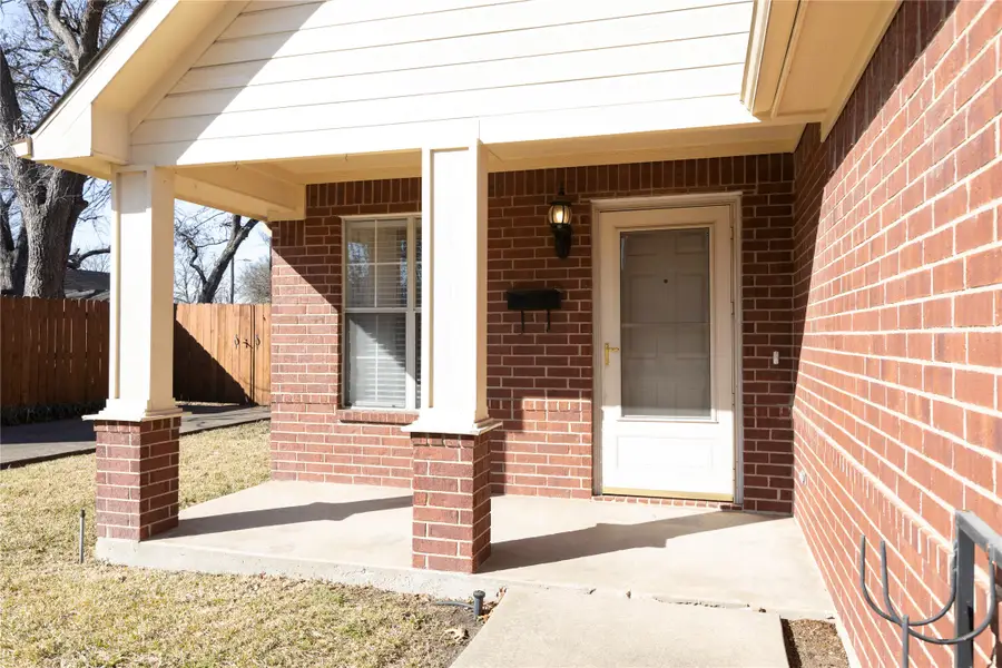 403 S 11th Street, Garland, TX 75040 - #2