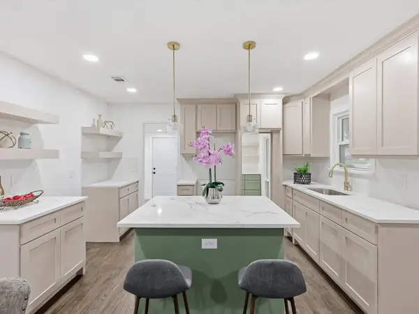 6624 Reeves Street, Richland Hills, TX 76118