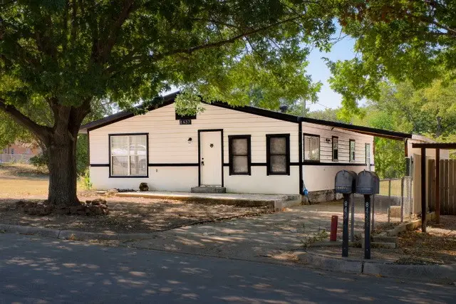 8437 Redonda Street, White Settlement, TX 76108 - Image #1