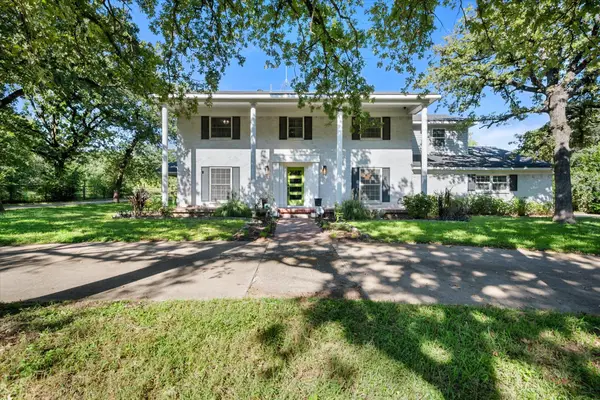 6522 Mark Drive, Burleson, TX 76028