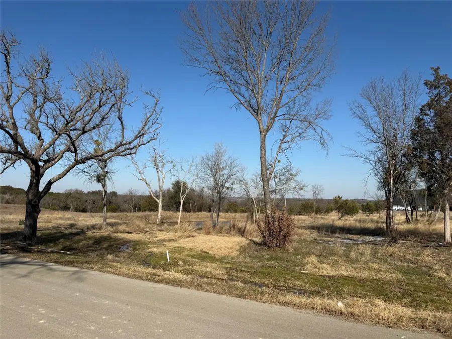 216 Dan Russell Bend, Weatherford, TX 76087 - Image #3