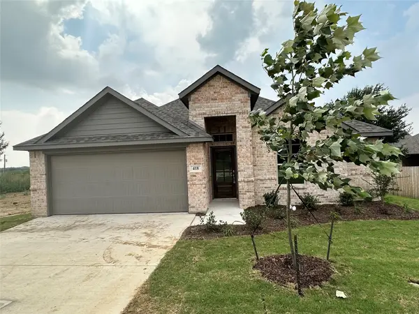 418 S 2nd Street, Krum, TX 76249