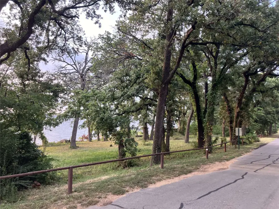 5200 Lake Shore Lane #29, Denton, TX 76208 - Image #2