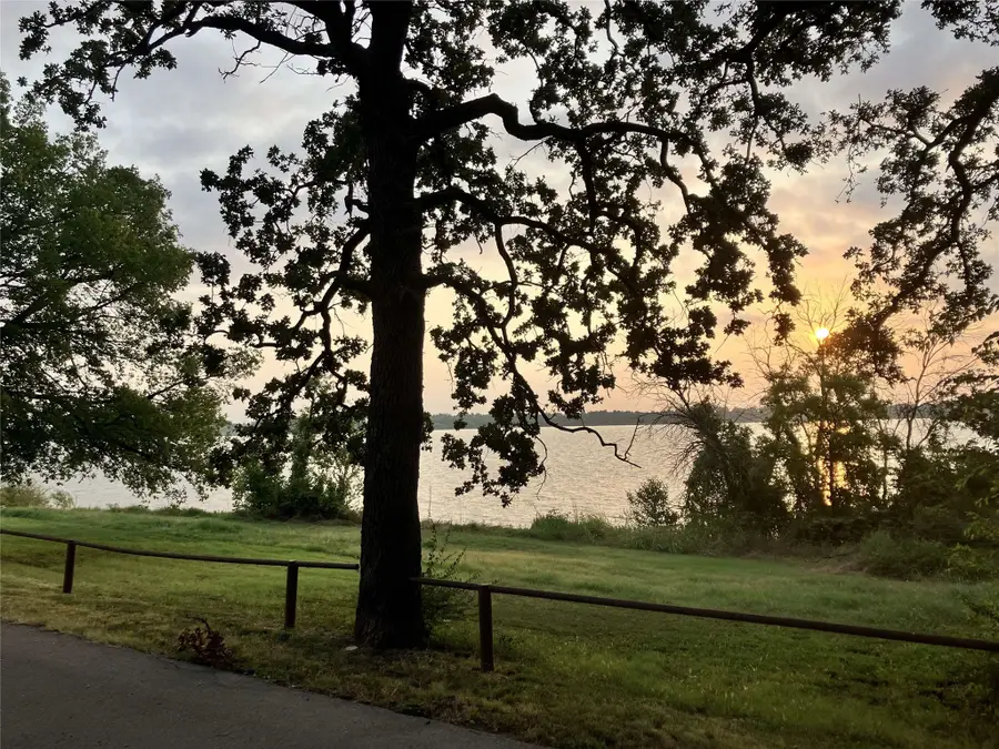 5200 Lake Shore Lane #29, Denton, TX 76208 - Image #3