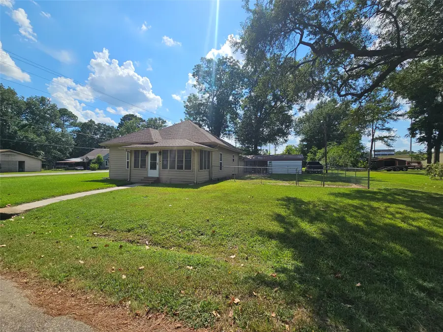 401 Central Avenue, Quitman, TX 75783 - #2