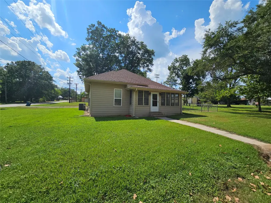 401 Central Avenue, Quitman, TX 75783 - #3