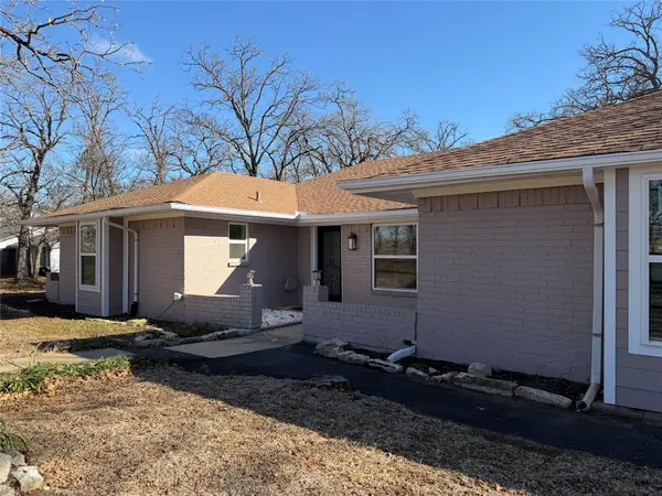 129 Oak Trail, Burleson, TX 76028