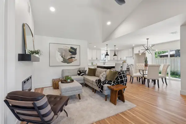 9905 Glenrio Lane, Dallas, TX 75220