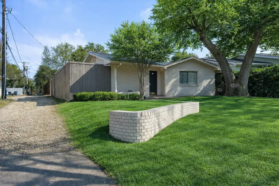 611 Westview Avenue, Fort Worth, TX 76107 - Image #2