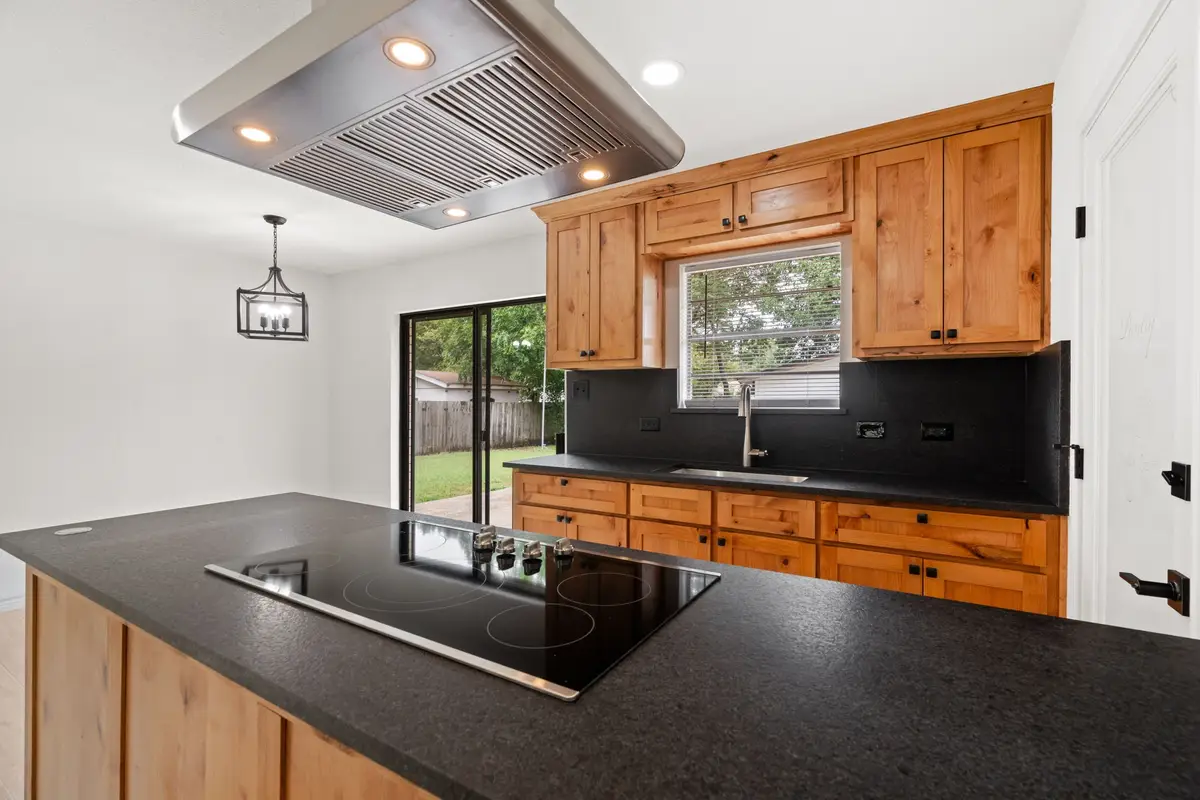 103 N Summit Street, Red Oak, TX 75154 - Image #1