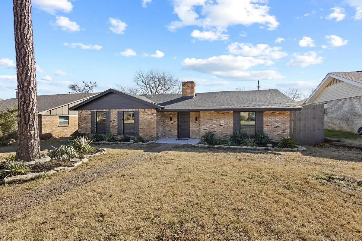 321 Chisholm Trail, Sherman, TX 75092 - #1