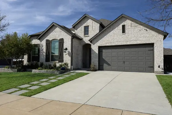 1101 Claiborne Drive, Aubrey, TX 76227