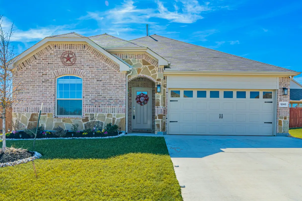 1240 Almond Road, Azle, TX 76020 - Image #1