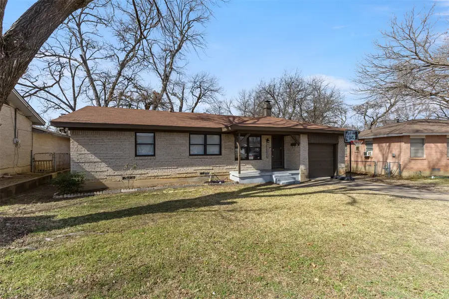 1206 Hillside Drive, Grand Prairie, TX 75051 - Image #2