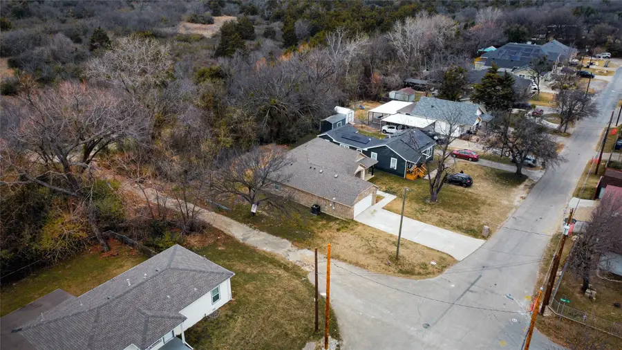 1317 Dacki Avenue, Dallas, TX 75211 - Image #2