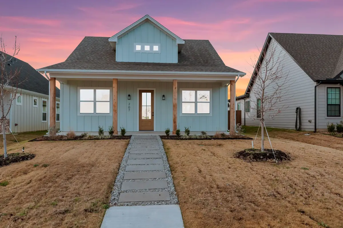 207 W 7th Street, Justin, TX 76247 - Image #1