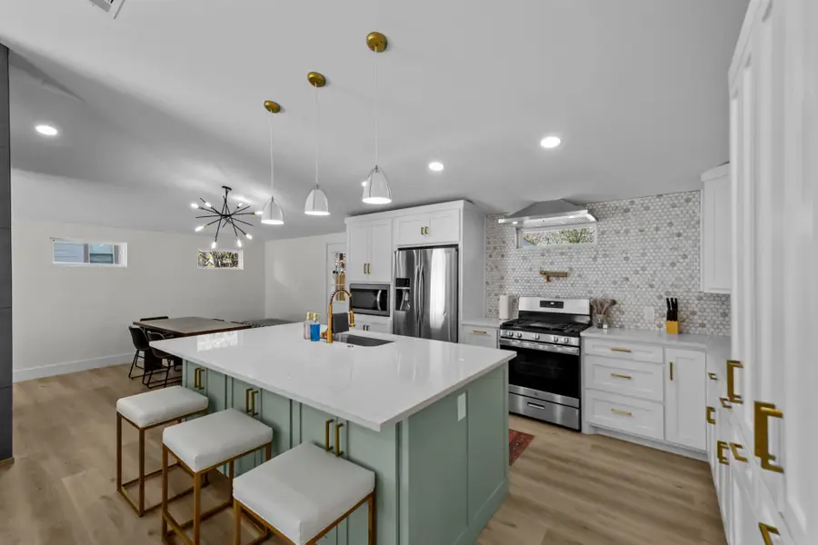 5417 Vicki Street, Haltom City, TX 76117 - #3