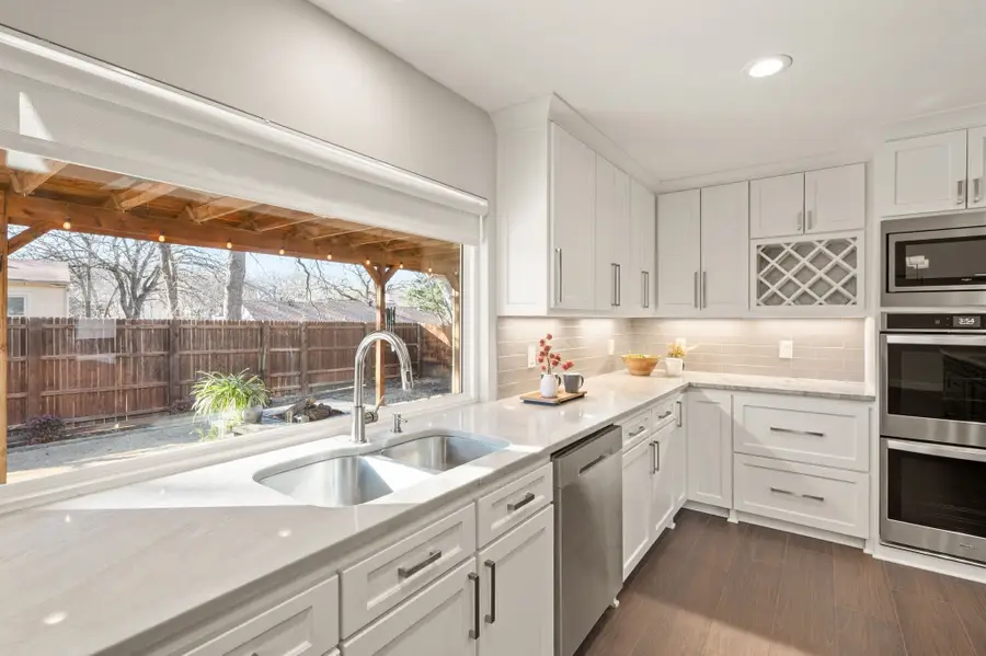 1707 Acorn Drive, Euless, TX 76039 - Image #3