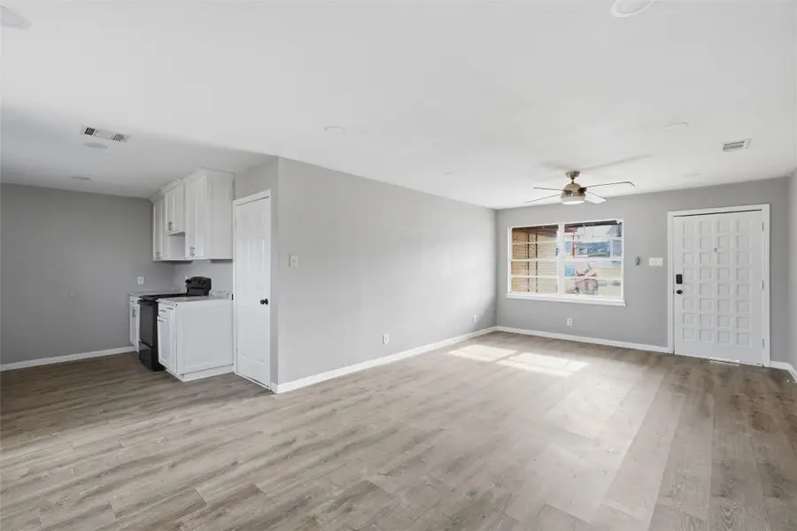 3901 Hiland Drive, Beverly Hills, TX 76711 - Image #2