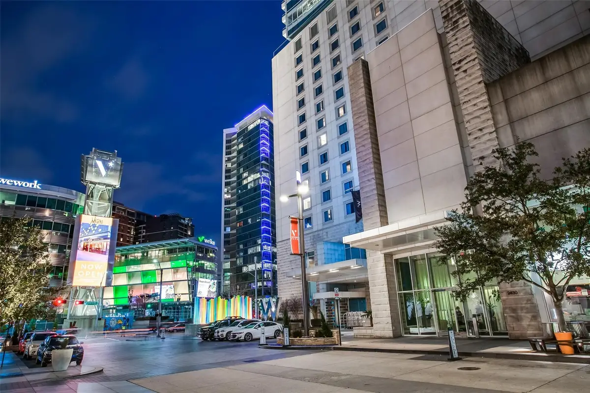2430 Victory Park Lane #1809, Dallas, TX 75219 - Image #1