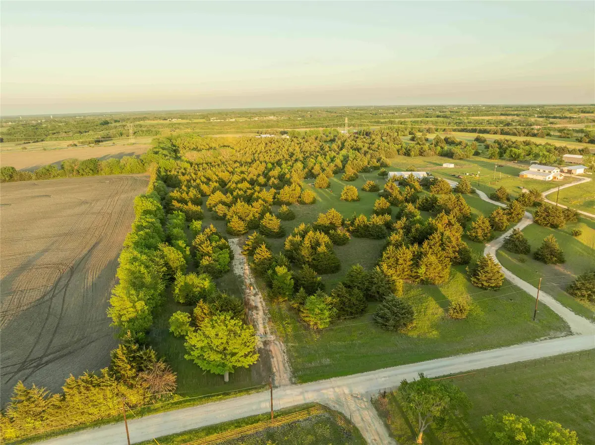 934 Everheart Road N, Bells, TX 75414 - Image #1