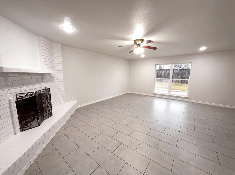 3732 Sugarberry Drive, Mesquite, TX 75150 - Image #3