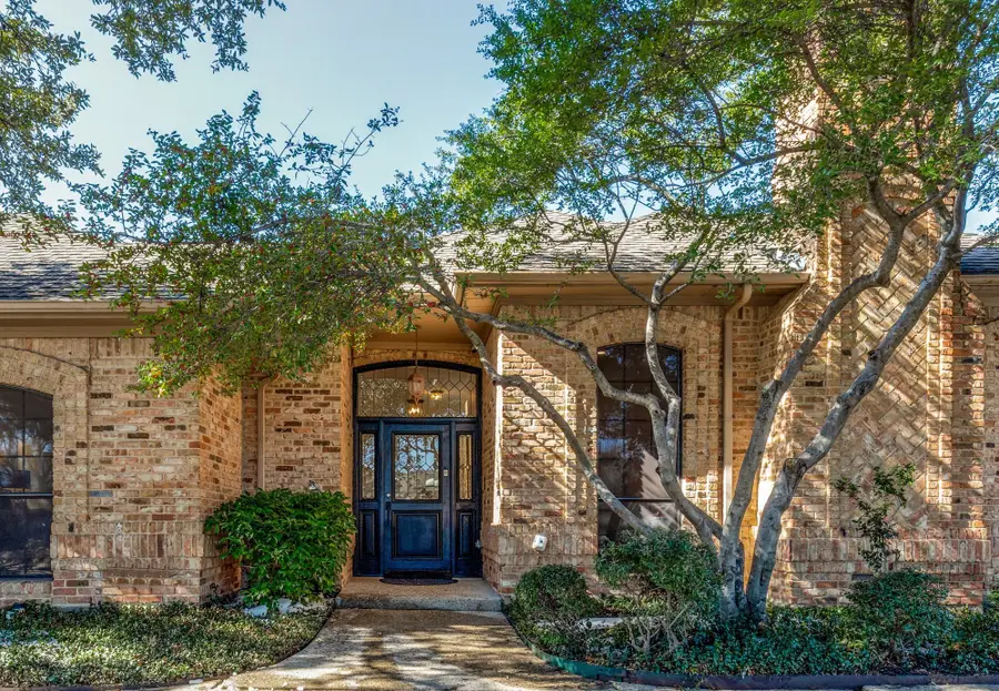 15607 Trails End Drive, Dallas, TX 75248 - Image #2
