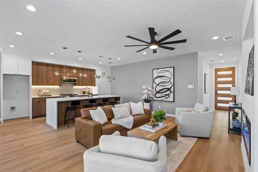 1827 Paducah Avenue, Dallas, TX 75216 - Image #2