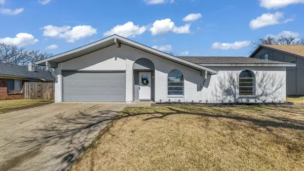 211 Pebblebrook Street, Arlington, TX 76014