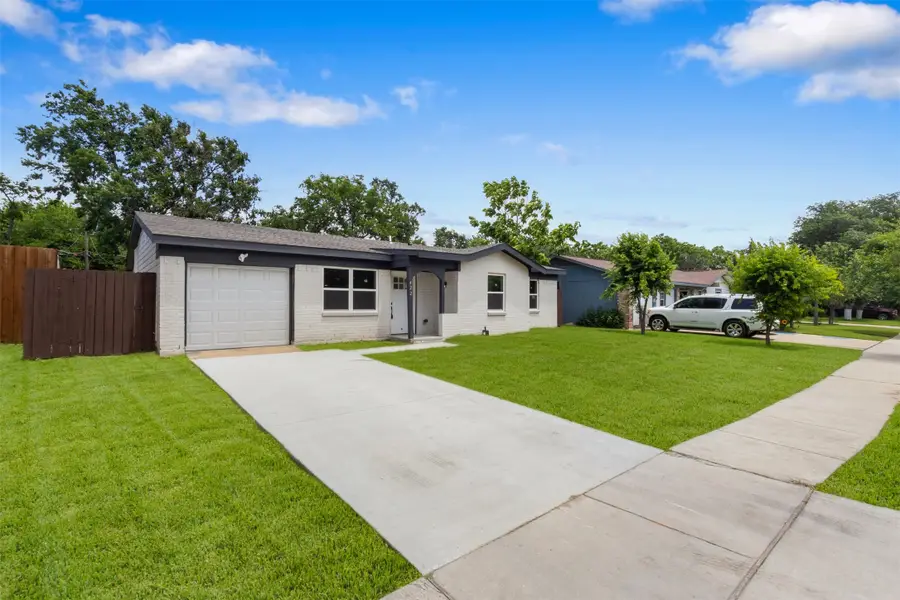 422 Sparks Street, Grand Prairie, TX 75051 - #3