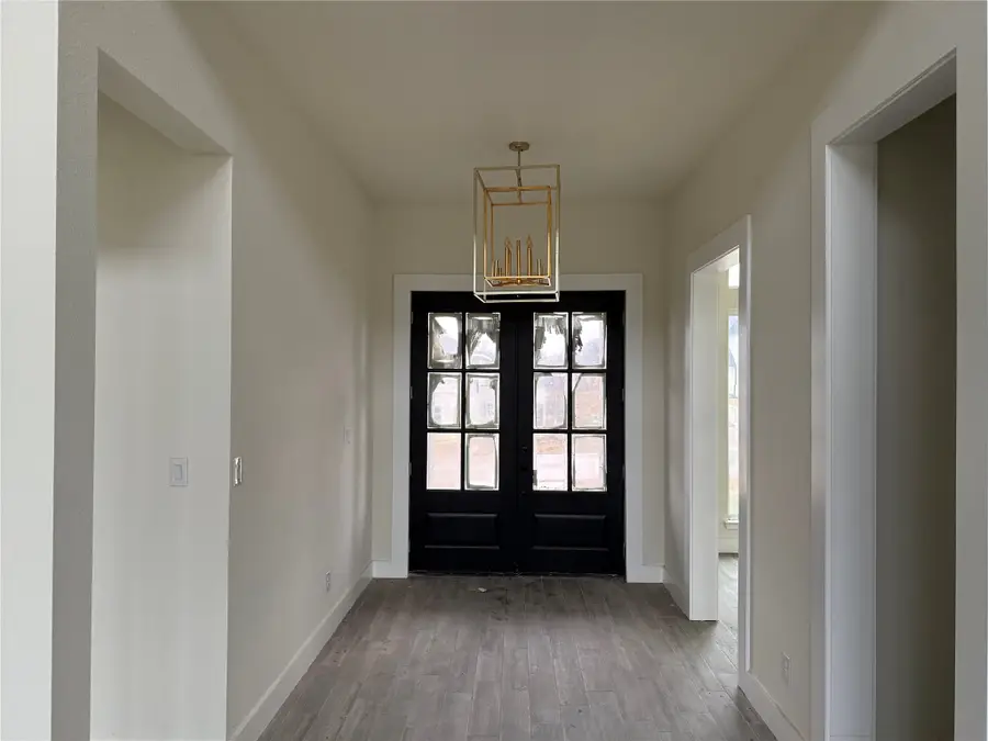 1108 Periwinkle Court, Grand Prairie, TX 75104 - Image #3