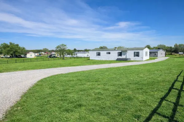 206 Creekview Meadows Court, Springtown, TX 76082