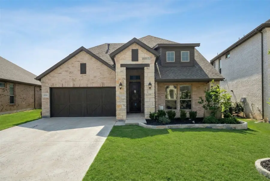 2252 Knightsgate Road, Argyle, TX 76226 - Image #2