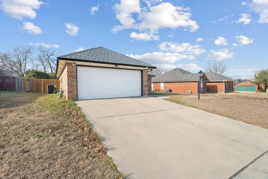 604 Lionel Way, Fort Worth, TX 76108 - Image #3