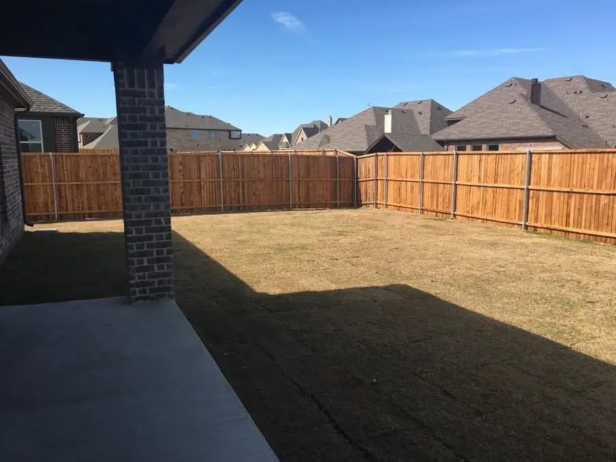 229 Crestlyn Drive, Midlothian, TX 76065 - Image #2