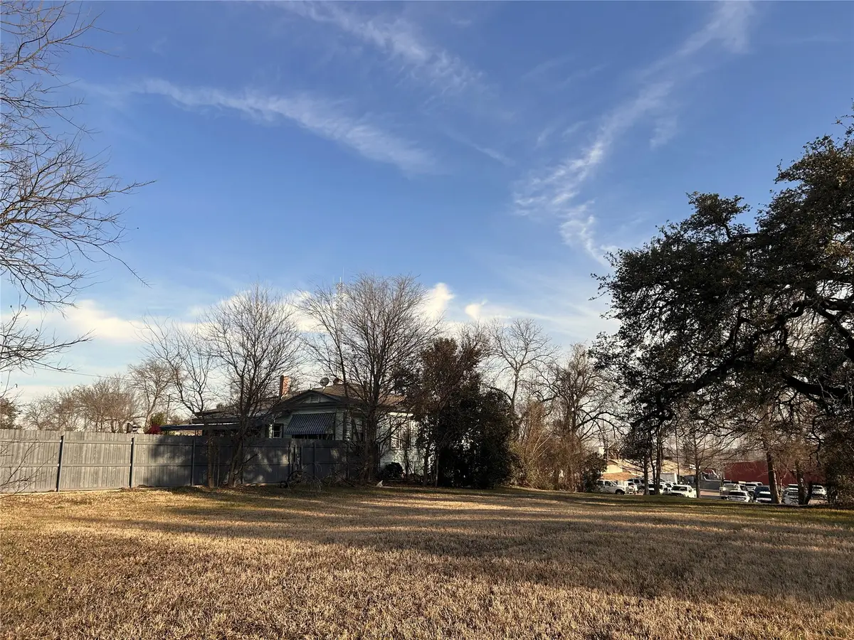 1304 N 4th Street, Waco, TX 76707 - Image #1