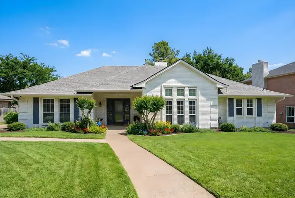 3220 David Drive, Hurst, TX 76054