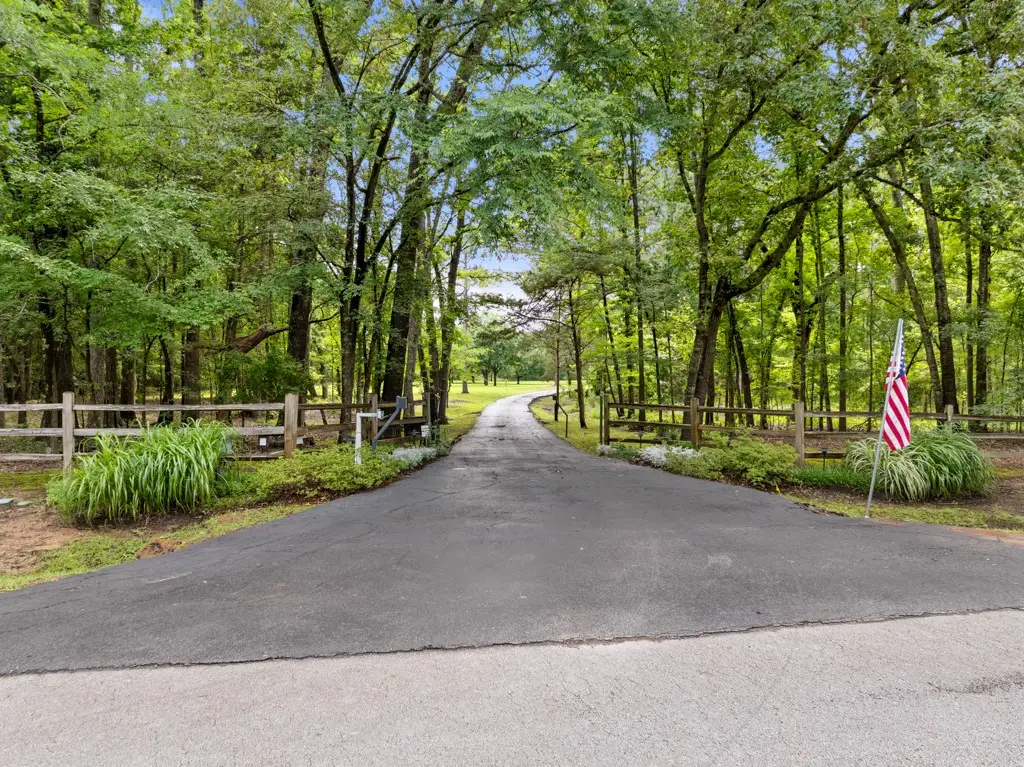 4930 W Twin Lakes Drive, Tyler, TX 75704 - Image #1