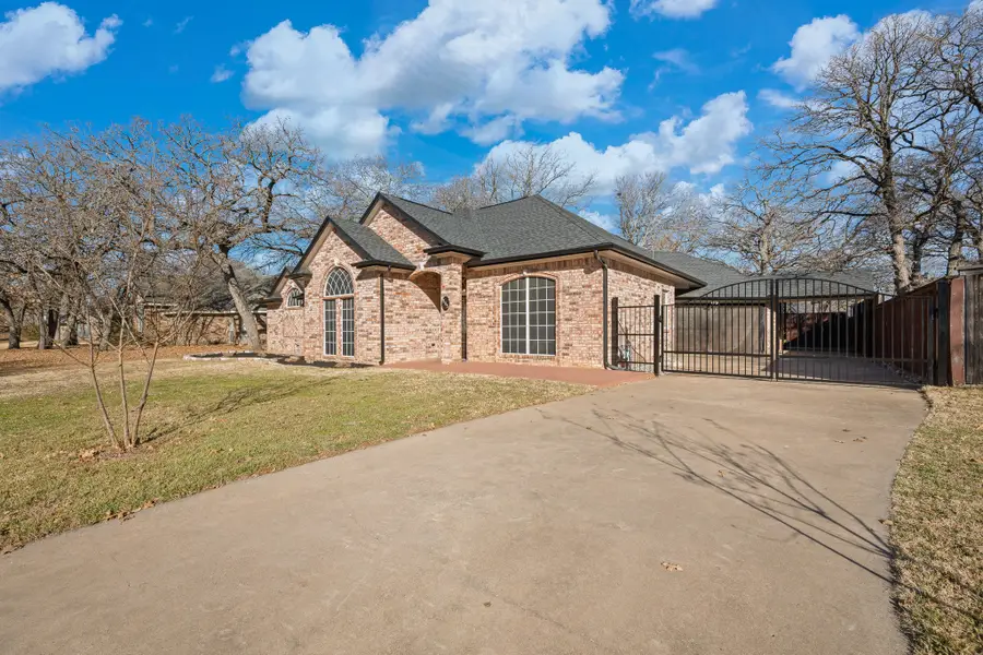 905 Evandale Road, Burleson, TX 76028 - Image #3
