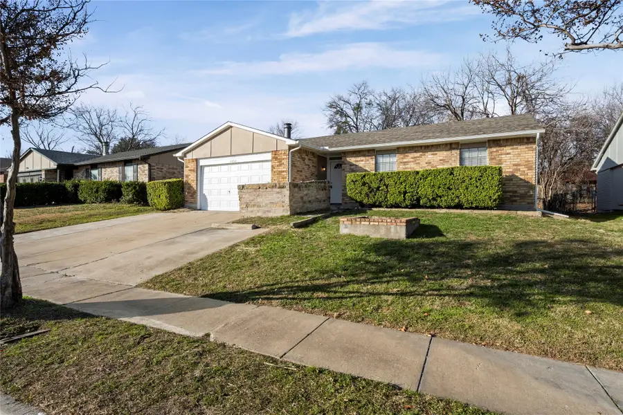 1232 Whittenburg Drive, Fort Worth, TX 76134 - Image #2