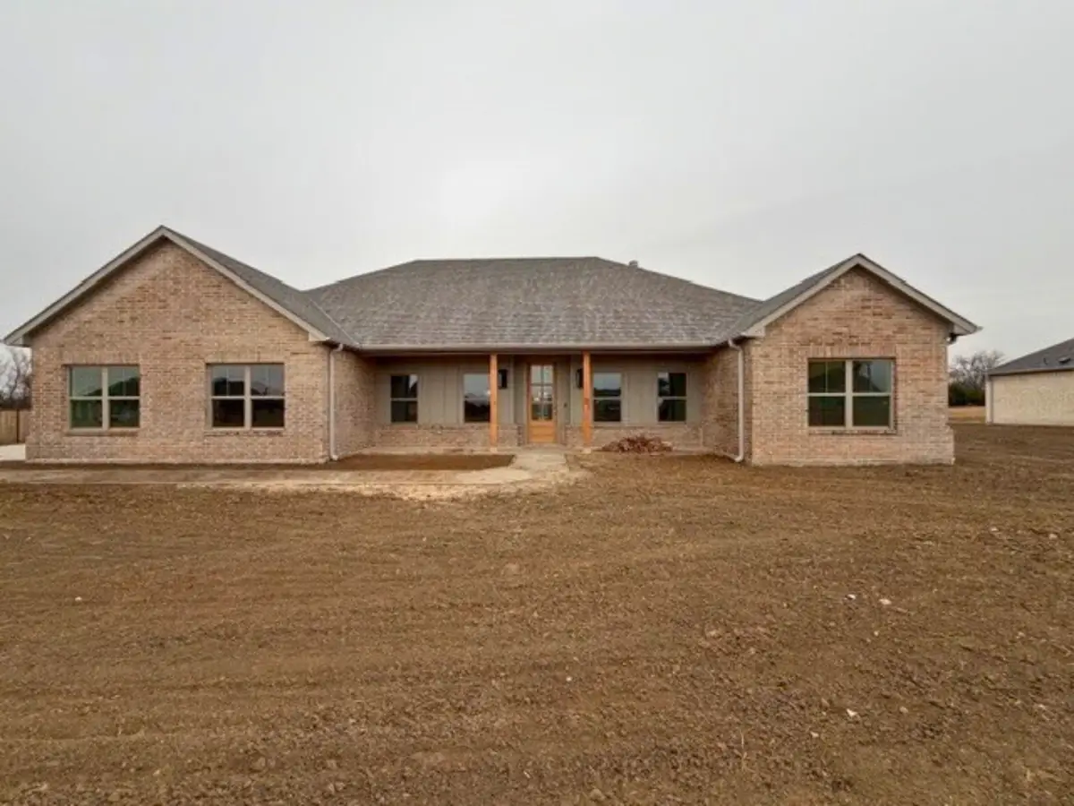 6037 Amber Drive, Sanger, TX 76266 - Image #1