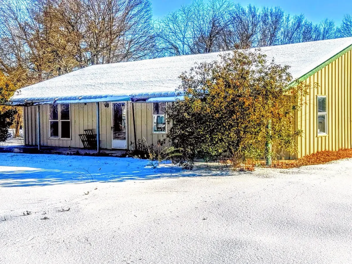 140 Pecan Street, Blossom, TX 75416 - #1