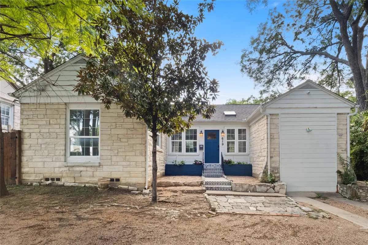 619 N Hampton Road, Dallas, TX 75208 - Image #1