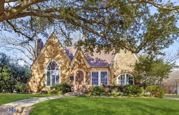 904 Clermont Avenue, Dallas, TX 75223